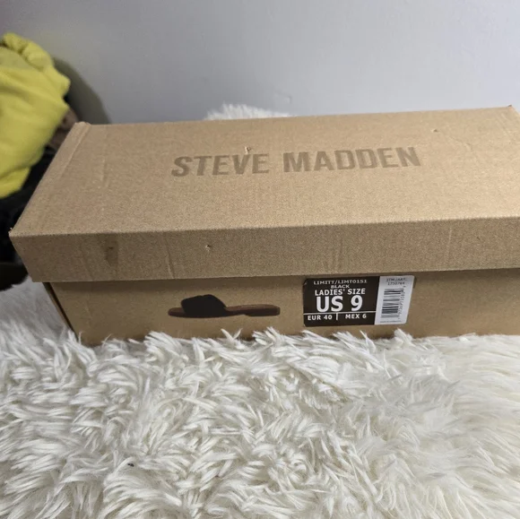 Steve Madden Black Women's Slide Sandals - Picture 3 of 3